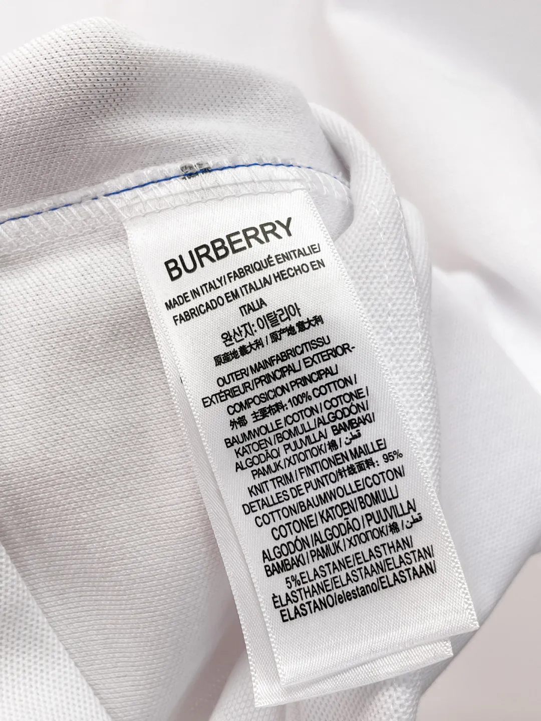 BURBERRY New Arrival Polo shirt, complete with three labels, original fabric, original customized accessories, official Same Style, using 210 grams of pure cotton pique fabric, customized same-tank dyed fabric, very comfortable and smooth to the touch, very wide and stylish, produced by a first-line brand on behalf of Factory, imported Behringer embroidery machine, embroidery is full and textured, imported Kangli direct-injection machine, printing is clear and textured, the collar rib is woven with imported yarn It will not lose shape after being worn for a long time. It is the most New Arrival style in spring and summer. It is fashionable and individual. It is super Versatile and looks good. It is very suitable for both men and women. It is a must-have for everyone. Size: S-XXL